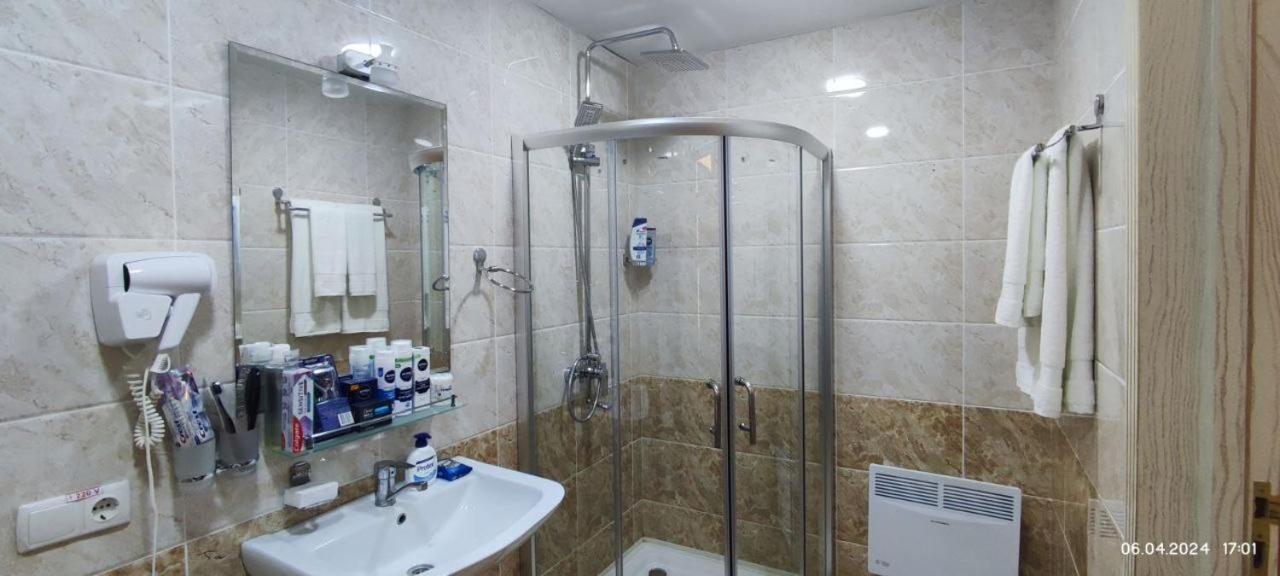 Takchilik Bek Plus Hotel מראה חיצוני תמונה