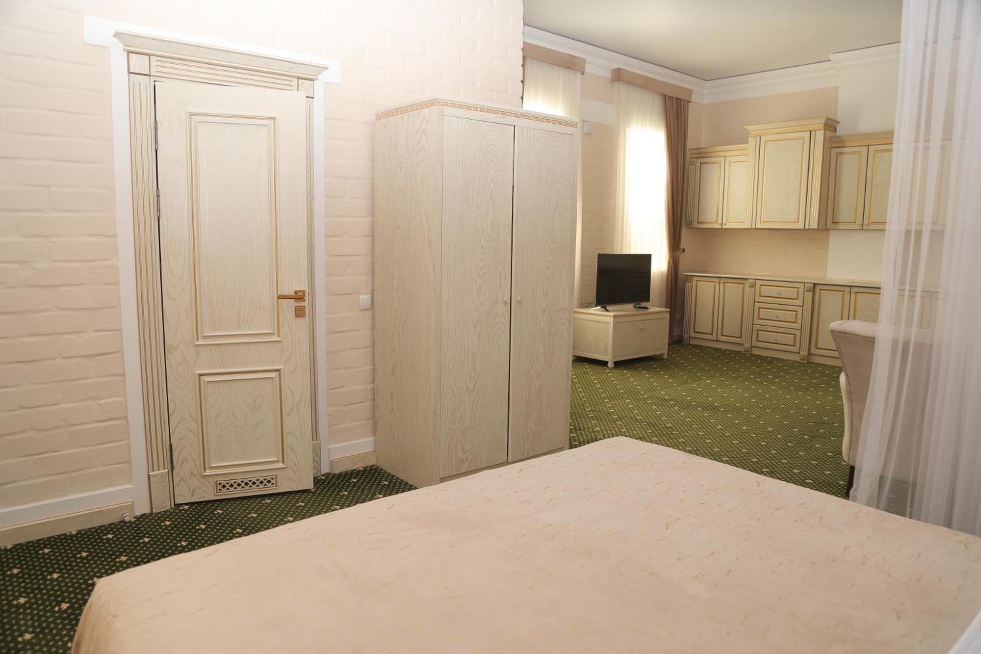 Takchilik Bek Plus Hotel מראה חיצוני תמונה